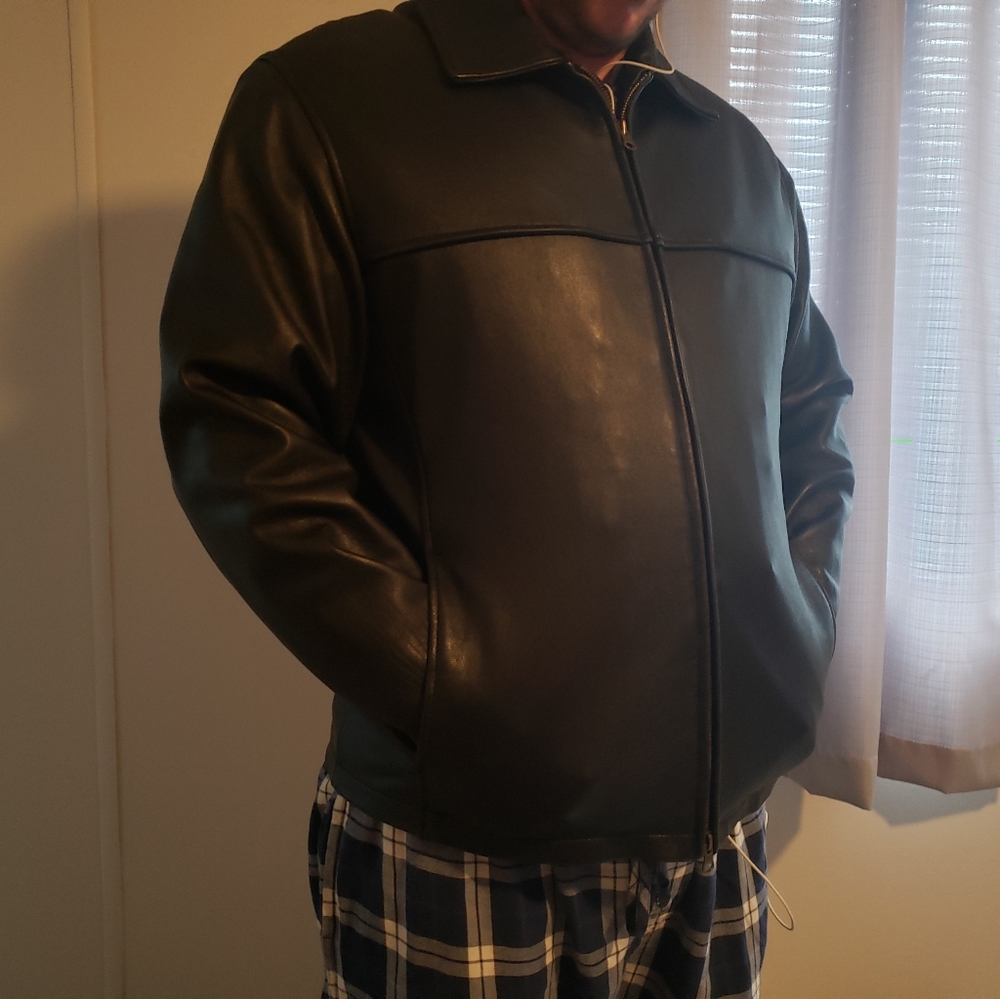 Ocean West Mens Leather Jacket. EUC